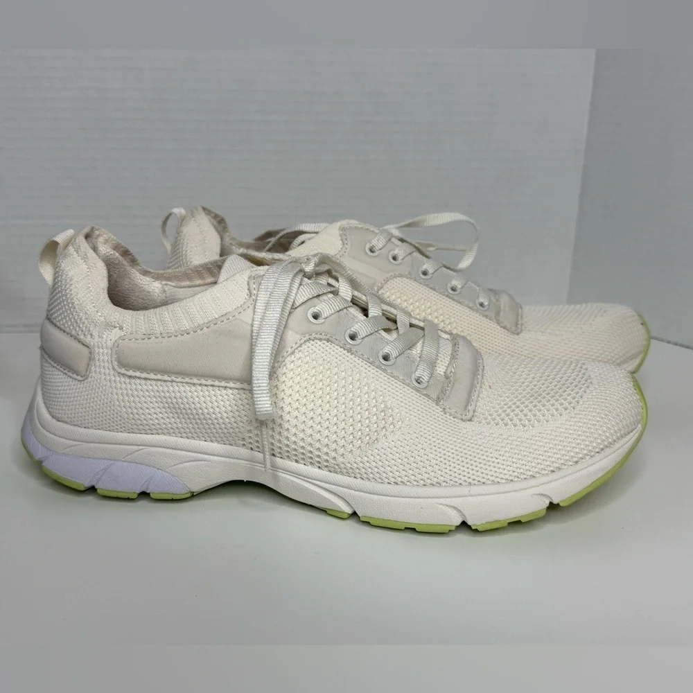 Vionic Endure Women's Lace Up Arch Supportive Sneaker Size 10 Active/Streetwear